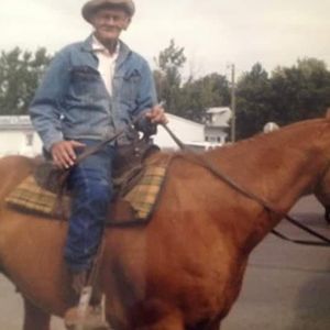 Meet your Posher, Casey